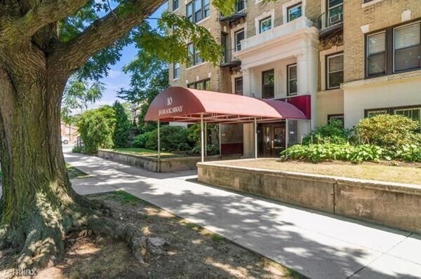 Building Photo - 10 Jamaicaway