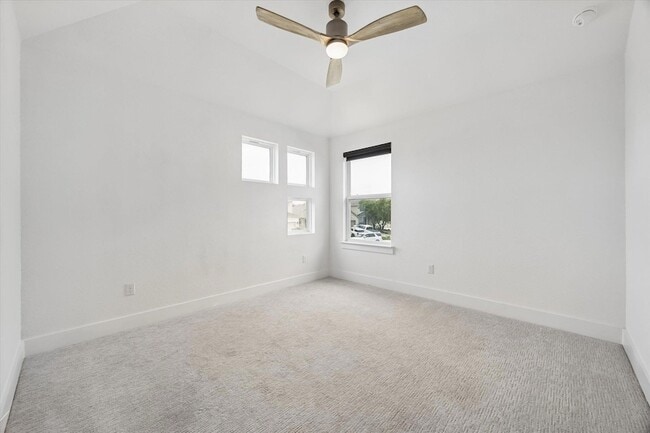 Building Photo - 1336 Kneehigh Ln