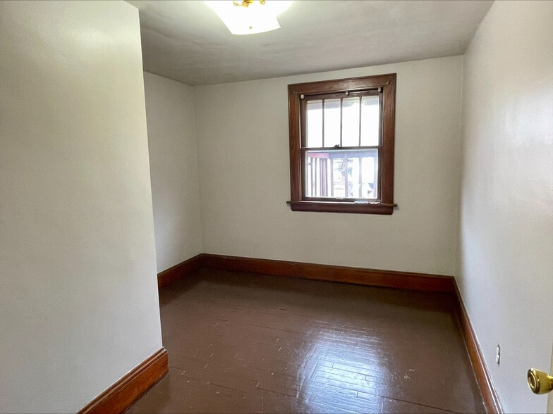 Building Photo - 140 Brighton Dr