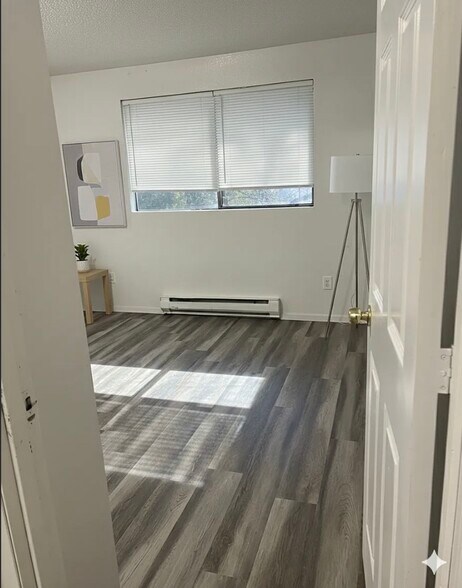 Building Photo - 216 Ellingson Dr