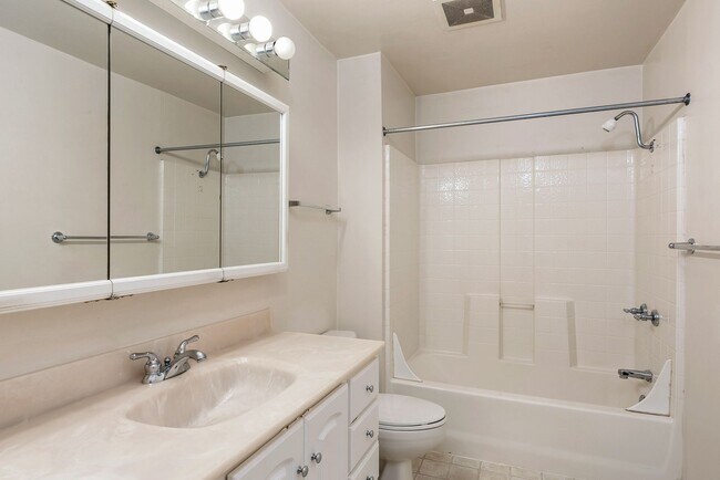 Interior Photo - Comstock Apartments