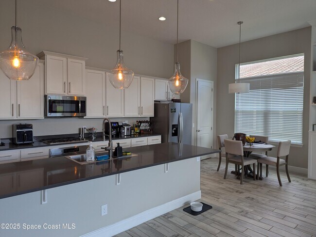 Building Photo - 3960 Poseidon Way