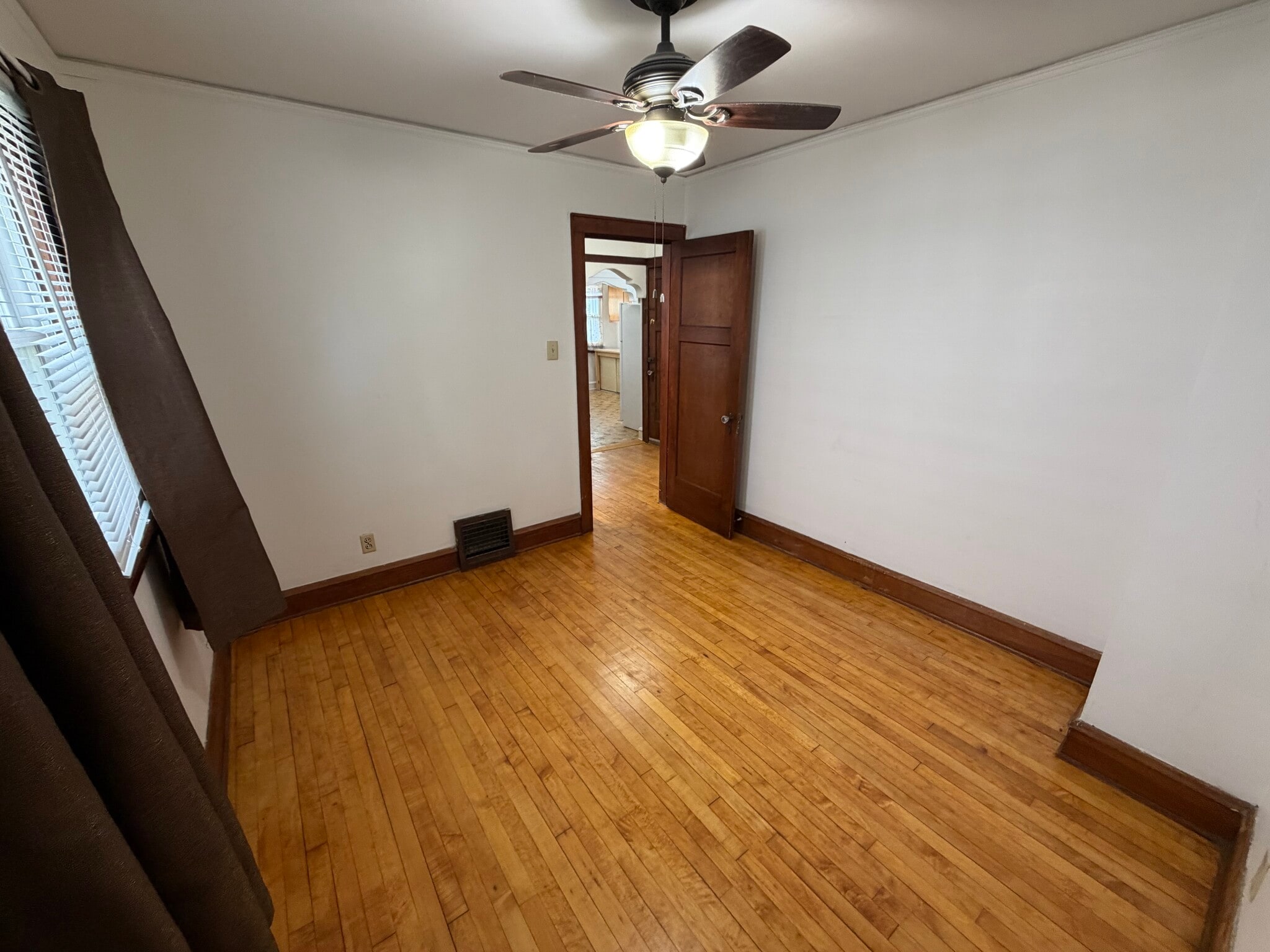 Br 2 - 2176 S 64th St