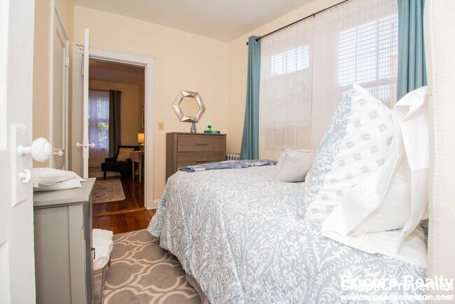 Building Photo - 191 Kent St