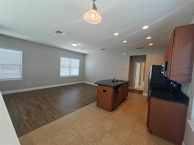 Building Photo - 13455 Doisy St