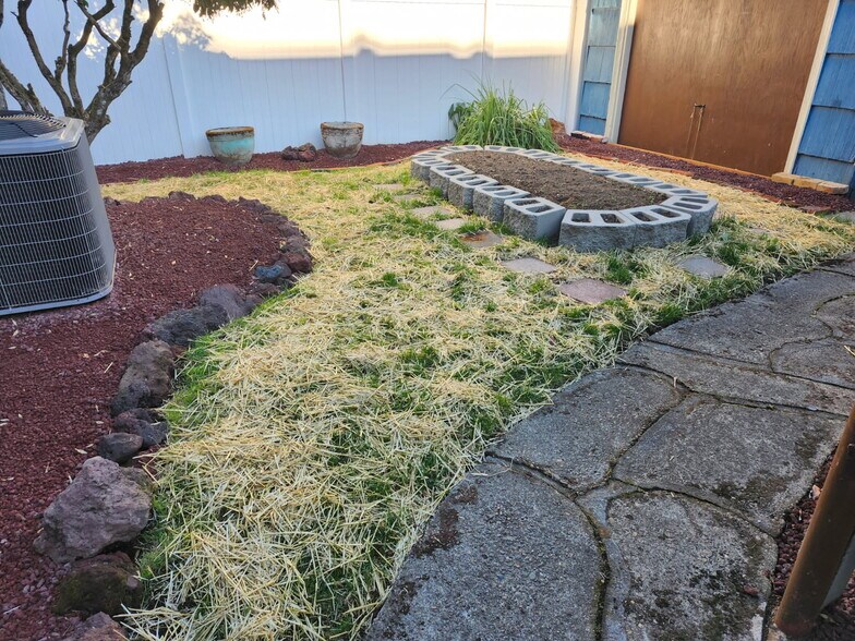 (Garage is not for Tenant use) - 6613 N Amherst St