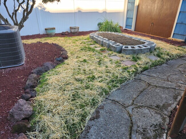 (Garage is not for Tenant use) - 6613 N Amherst St