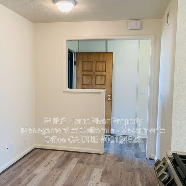 Building Photo - 5320 Andrea Blvd
