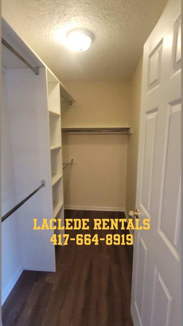 Building Photo - 2 BED 2 BATH DUPLEX FOR RENT