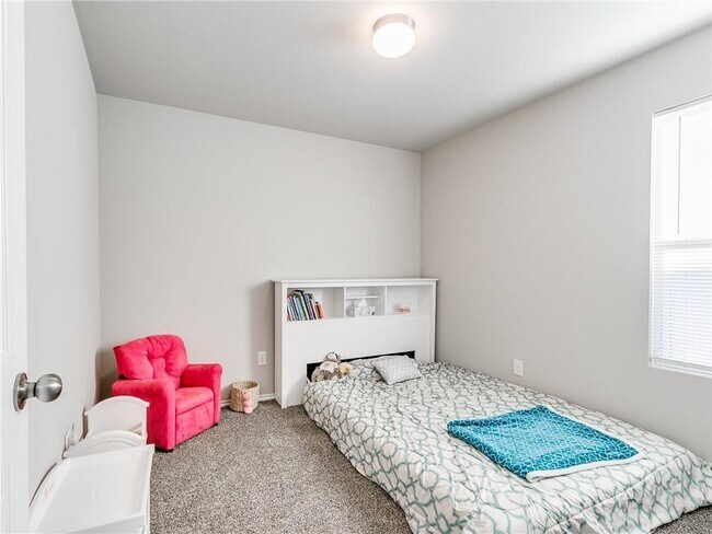 Building Photo - 11708 NW 99th Ter