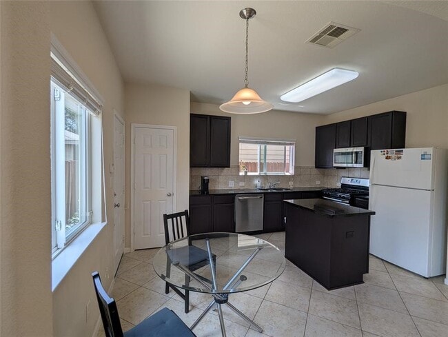 Building Photo - 7206 Sunburst Meadow Dr