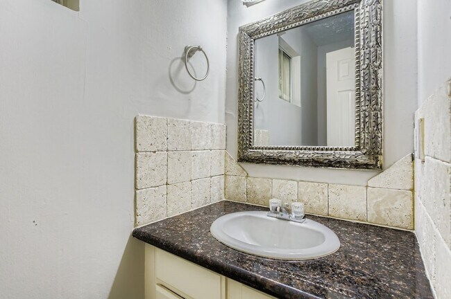 Building Photo - 9506 Landry Blvd