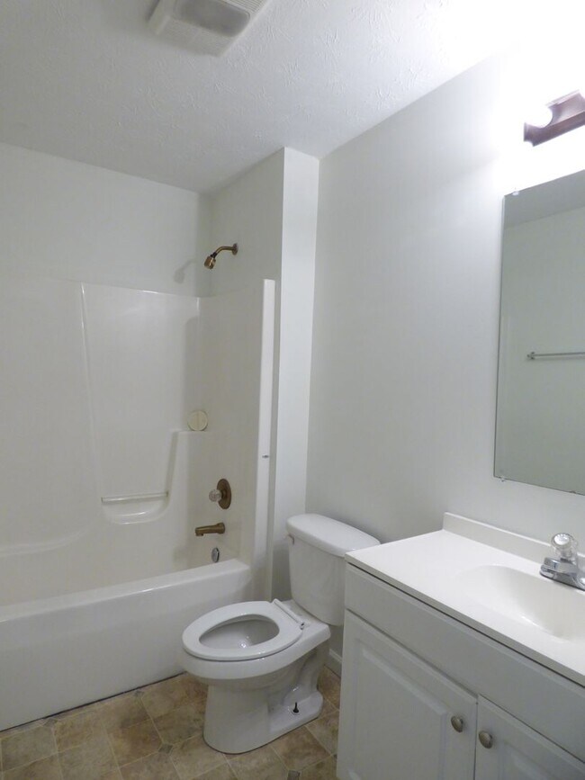 Building Photo - HAD222