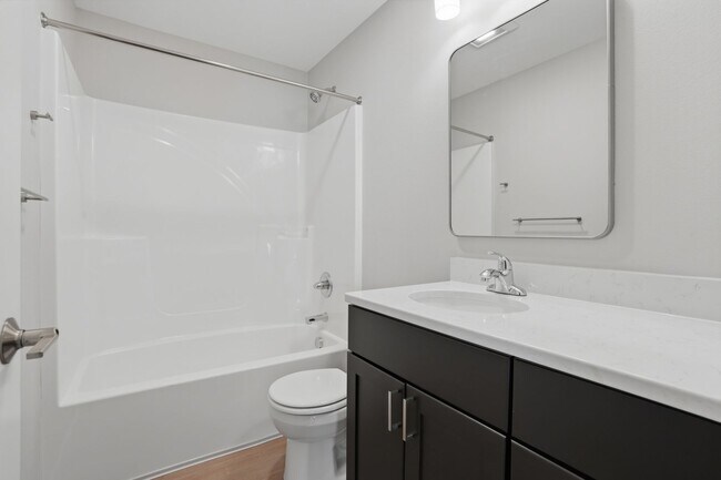 Building Photo - 142 Russ Dr SW