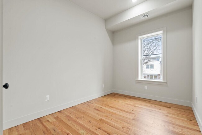 Building Photo - 150 West Side Ave