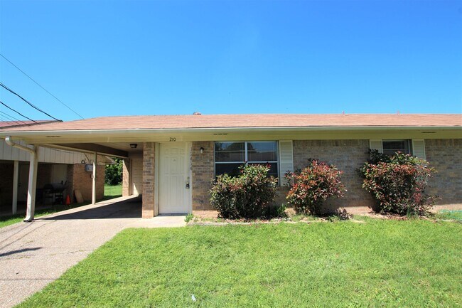 Building Photo - 12455 Cimmarron Dr