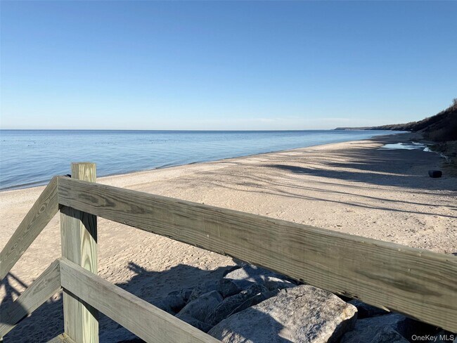 Building Photo - 188 Hallock Landing Rd