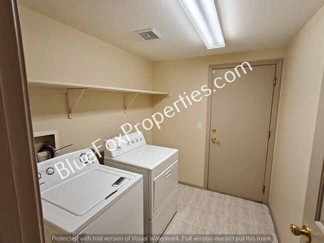 Building Photo - 12364 N Mt Bigelow Rd