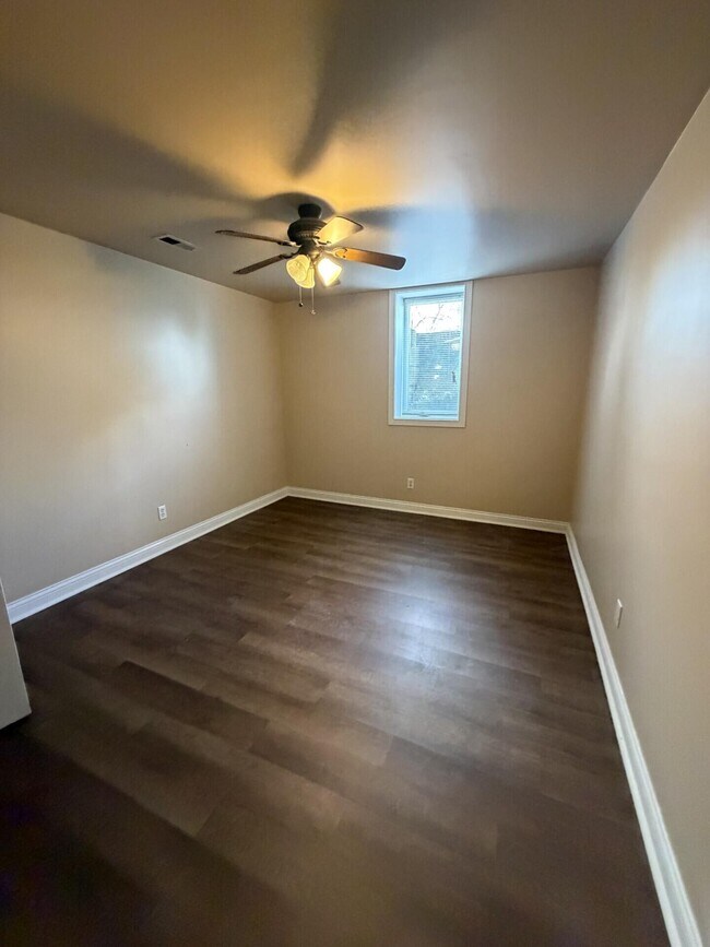 Building Photo - 110 Pineur Rd