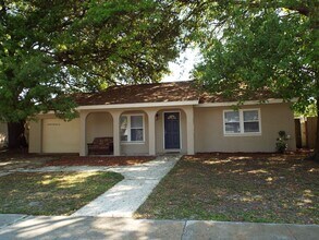 Building Photo - Beautiful 3 Bedroom 2 Bathroom, Single Family Home with 1,589 square feet under air, newly Remodeled