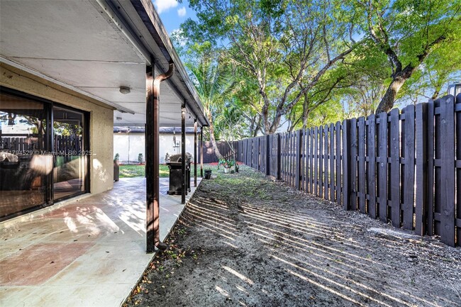 Building Photo - 10853 SW 132nd Cir Ct