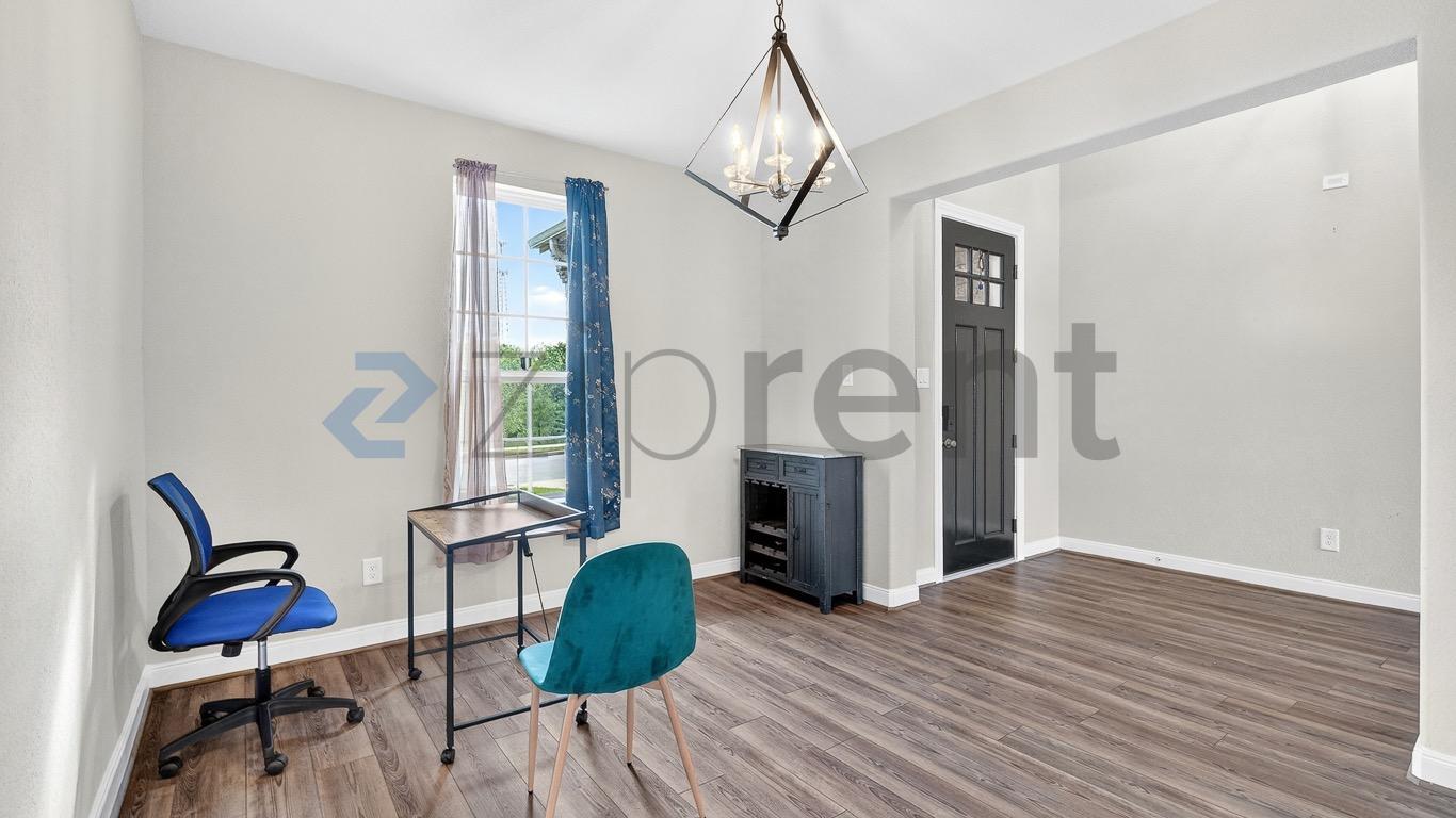 Building Photo - Unit
