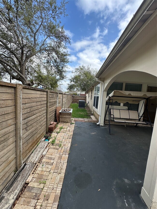 Building Photo - 11158 Riverbank Ridge Ln