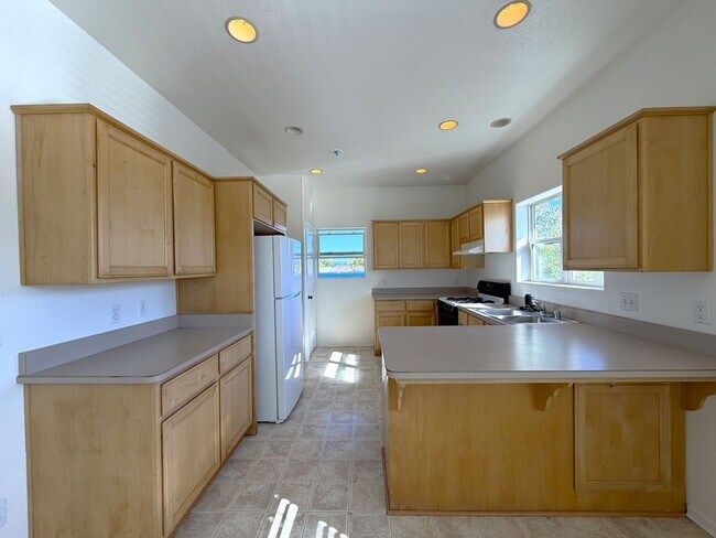 Building Photo - l31400