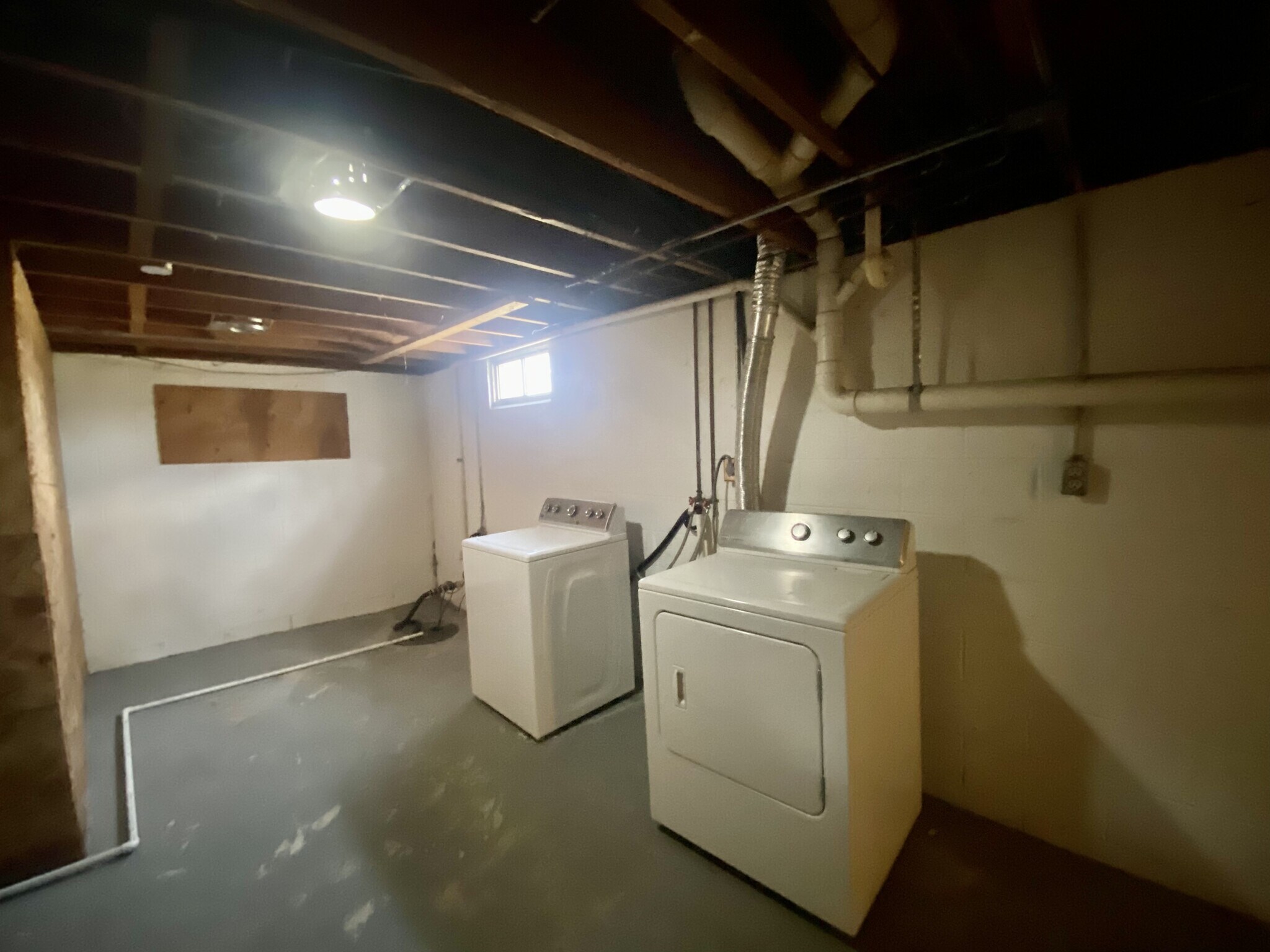 Building Photo - 209 S 1st St