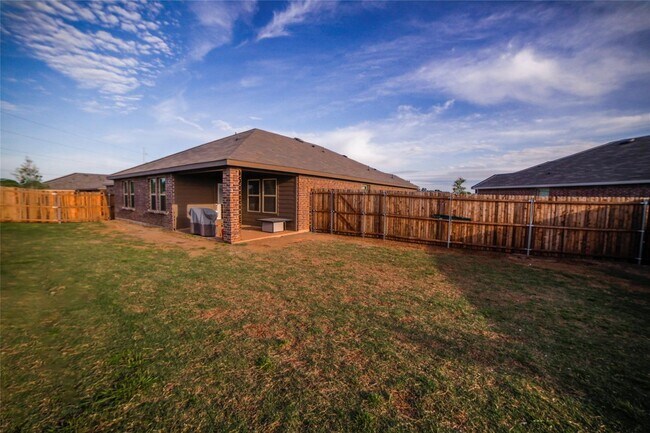 Building Photo - 103 Whirlway Ln