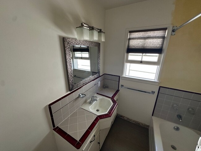 Building Photo - Home in North Kentwood Neighborhood of Wes...