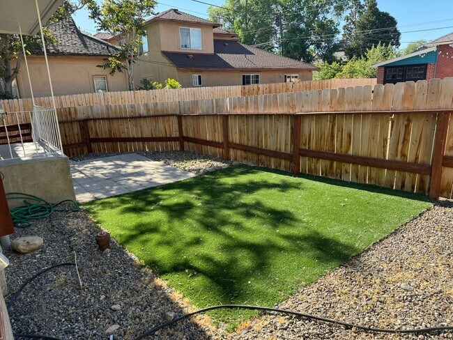 Building Photo - 326 Stewart St