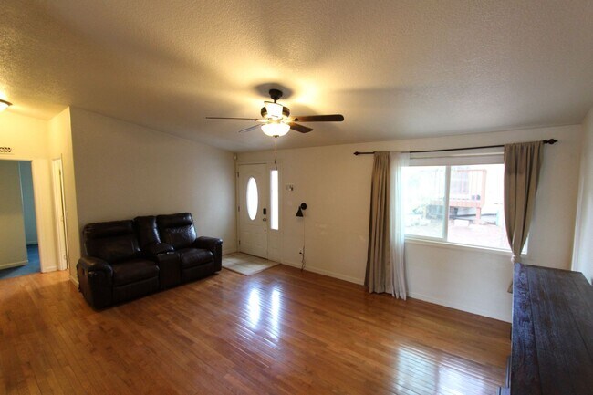 Building Photo - COMING SOON! Spacious Single-Story Home with Fenced Backyard