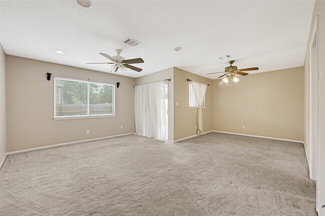 Building Photo - 3816 Newton Dr
