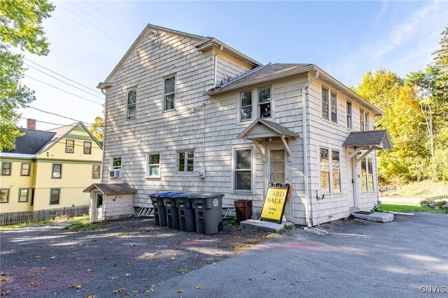 Building Photo - 604 E Seneca St