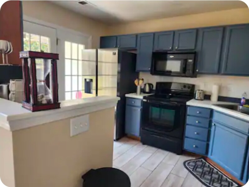 Building Photo - 458 Swanson Dr