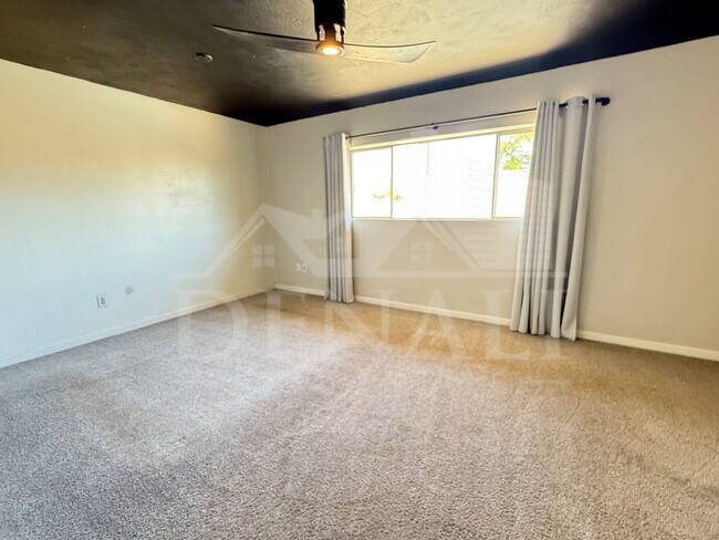 Building Photo - 3617 S Siesta Ln