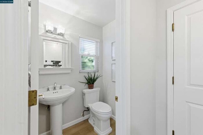 Building Photo - 2933 Madeira Way