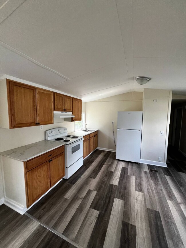 Primary Photo - 116 Hussey Mhp Ln