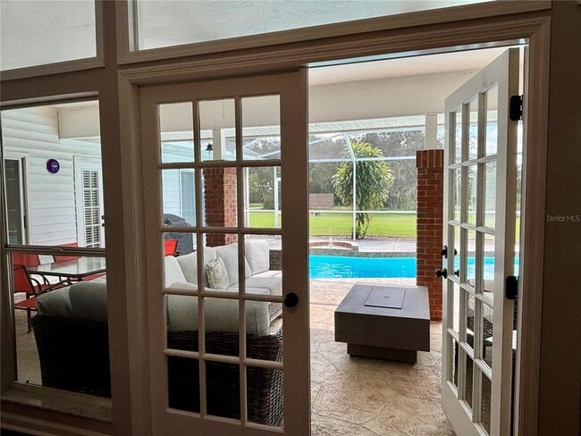 Building Photo - 1950 Bern Creek Loop