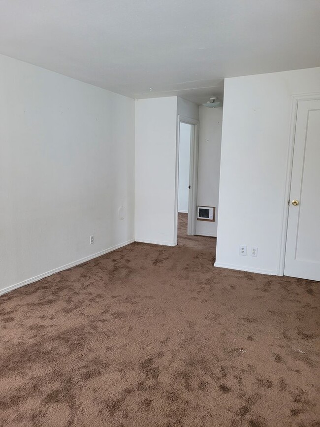 Building Photo - 1/2 OFF JUNE RENT - House in Ephrata