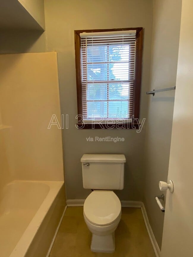 Building Photo - 116 Fairhaven Ct