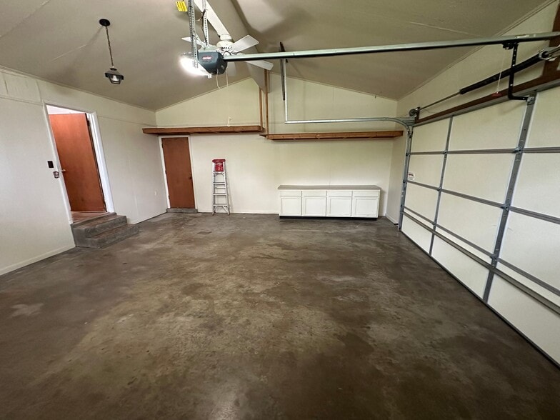 Building Photo - 225 Maxfield Dr