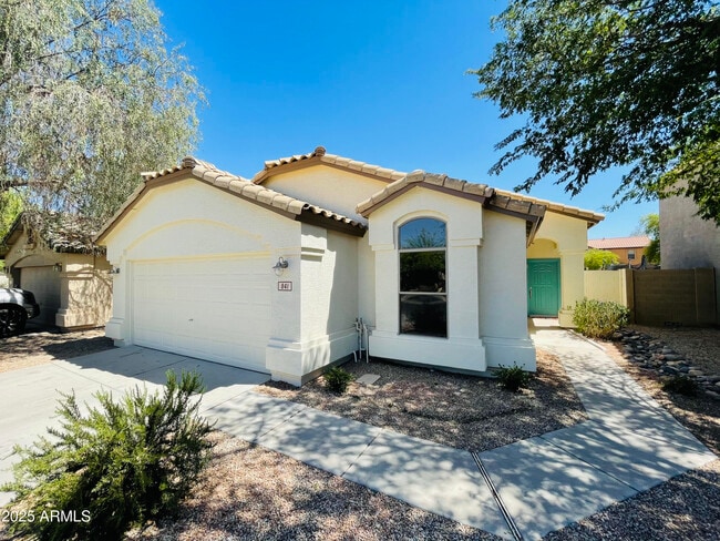 Building Photo - 841 E Lovegrass Dr