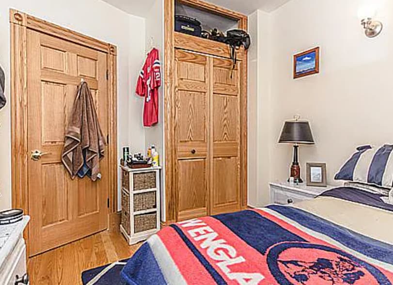 Building Photo - 137 Charles St