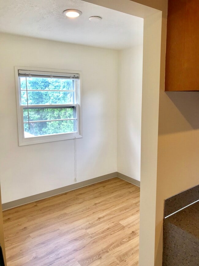 Apartment Bedroom - 2820 NE Halsey St