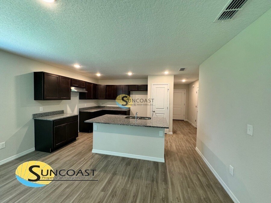 Building Photo - 8175 Golden Bamboo Dr