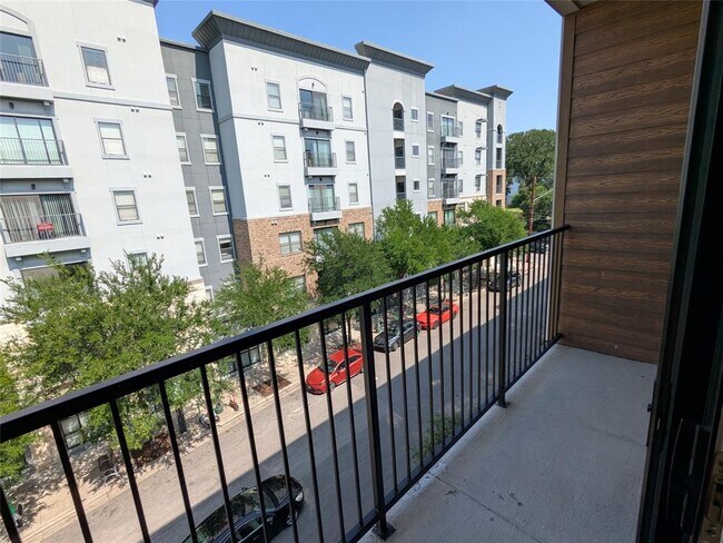 Building Photo - 2500 Longview St