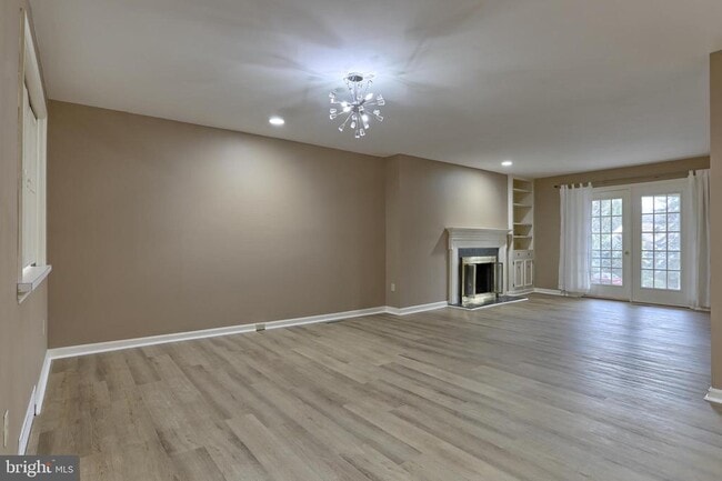 Building Photo - 1127 Wicklow Ct