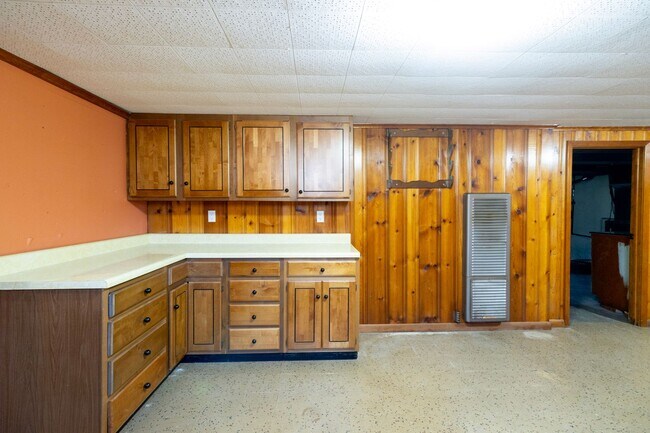 Building Photo - Charming Ranch Home with a great yard in Desirable Southwest Columbia